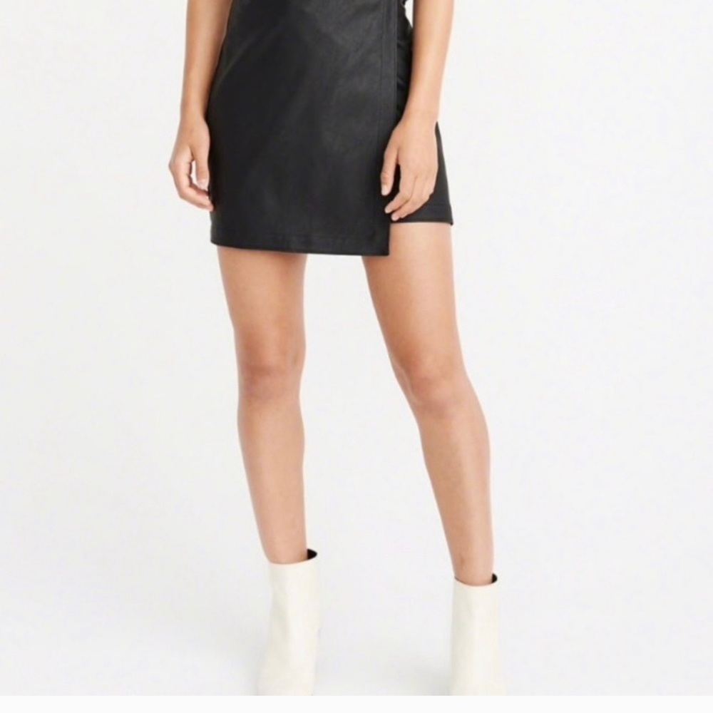 Brand new Abercrombie faux leather skirt